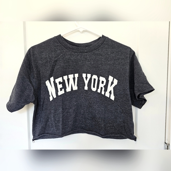 Cropped New York Tee - Picture 1 of 5